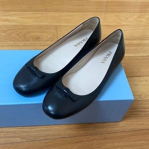Prada flats. Excellent condition. Like brand new. With box.